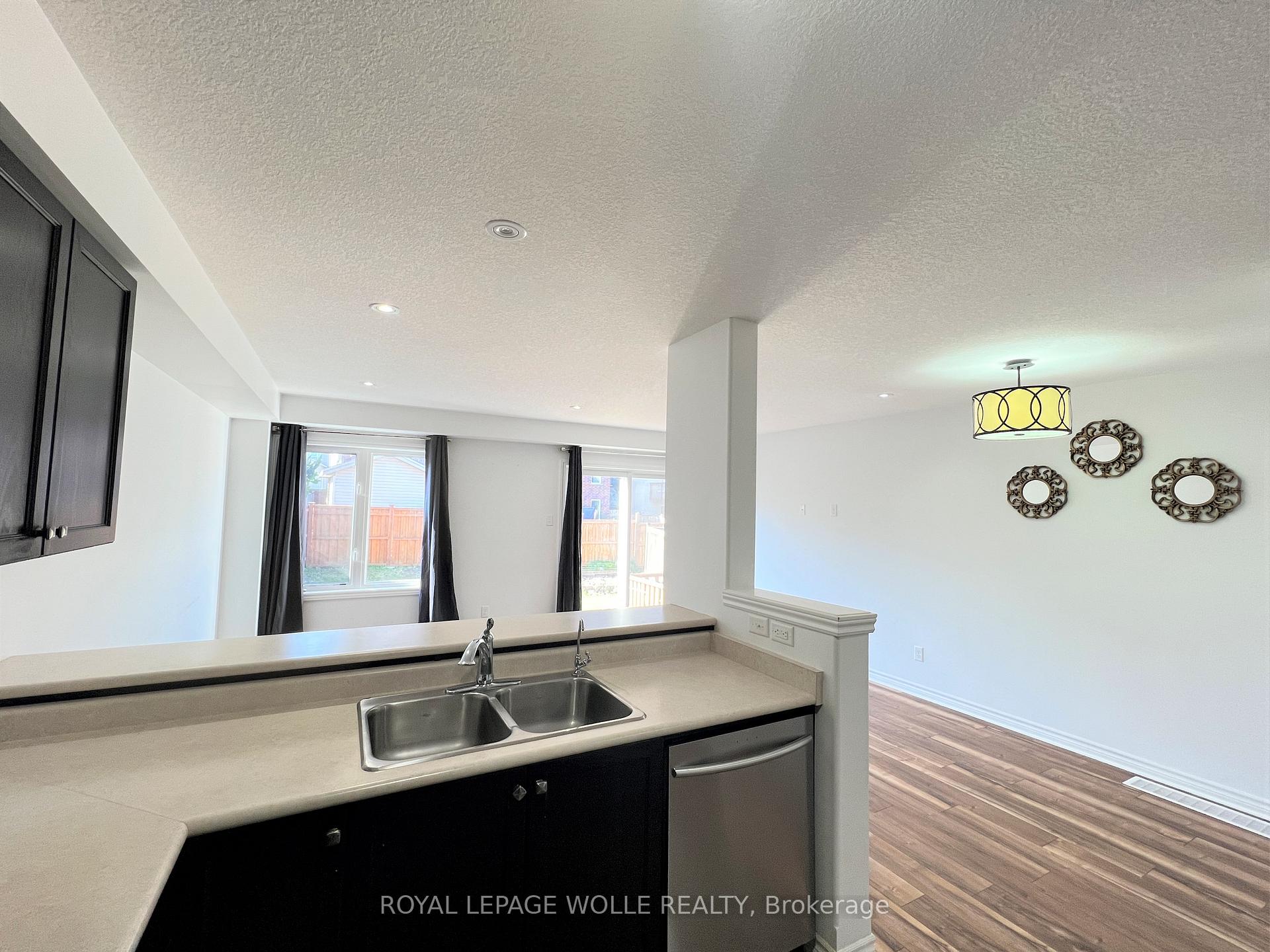 Photo 34 of 46 Renfrew Street, Kitchener, Huron Park — HOMEH