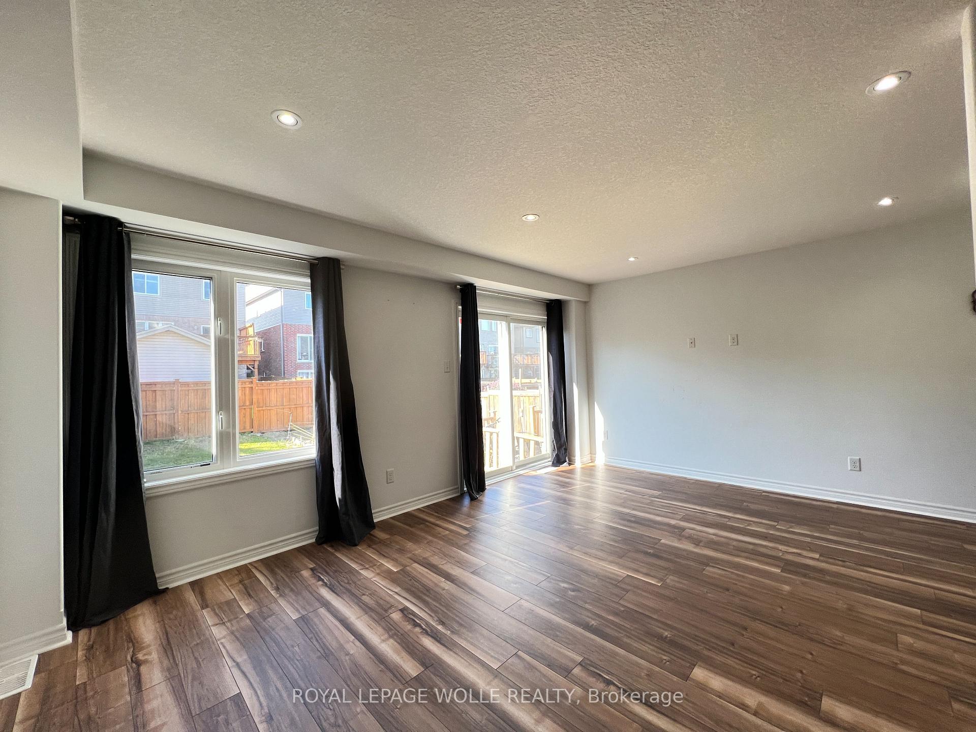 Photo 33 of 46 Renfrew Street, Kitchener, Huron Park — HOMEH