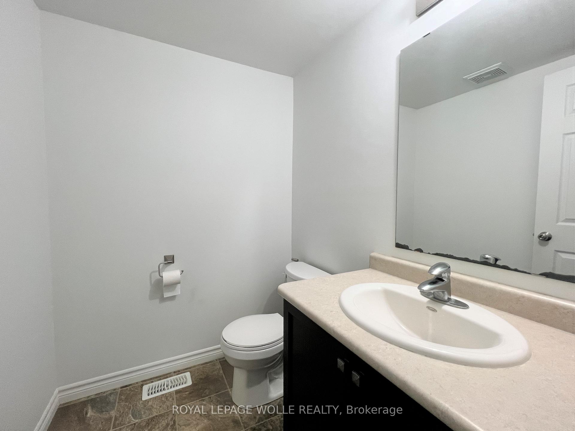 Photo 36 of 46 Renfrew Street, Kitchener, Huron Park — HOMEH