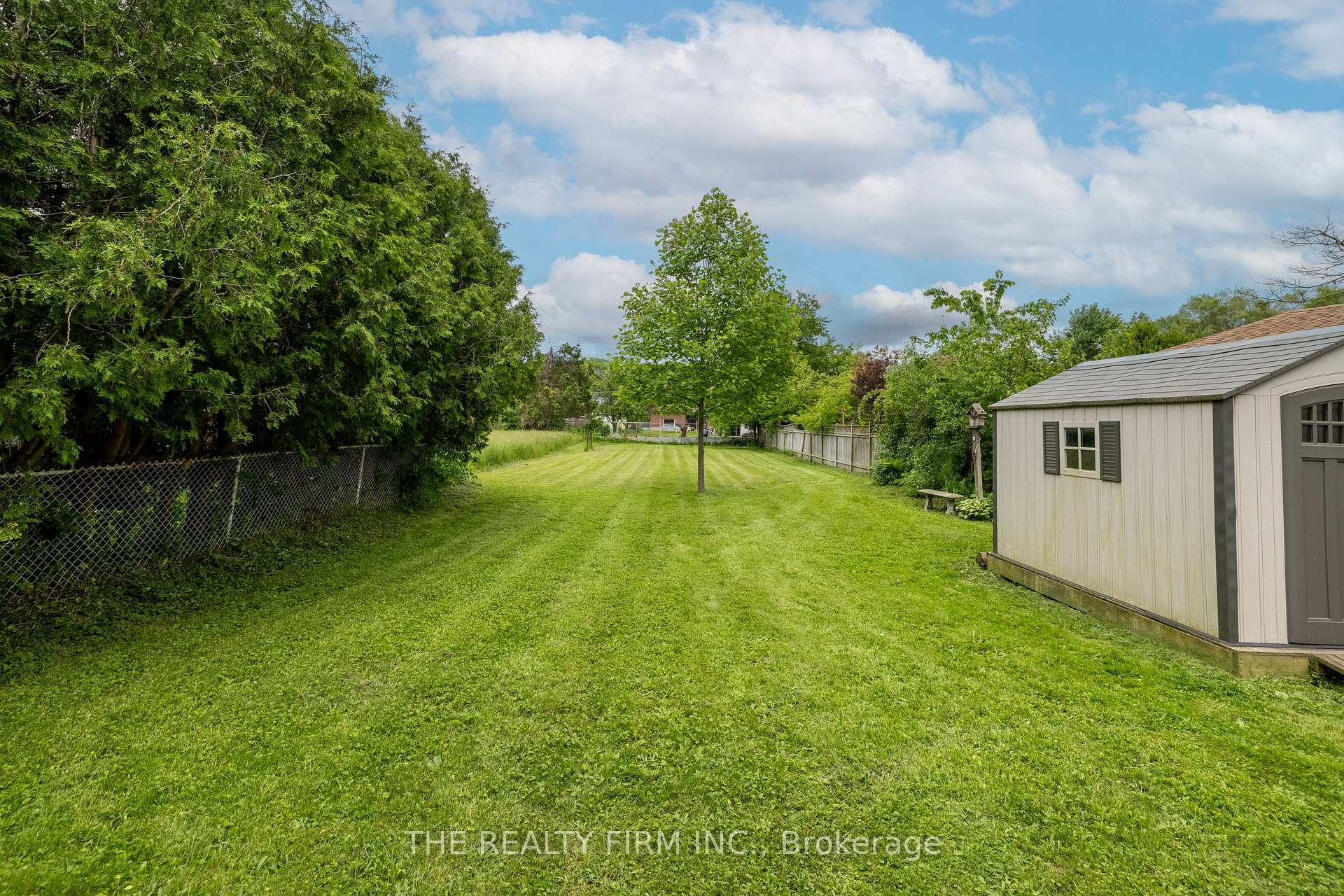 Photo 6 of 384 Spruce Street, London, East H — HOMEH