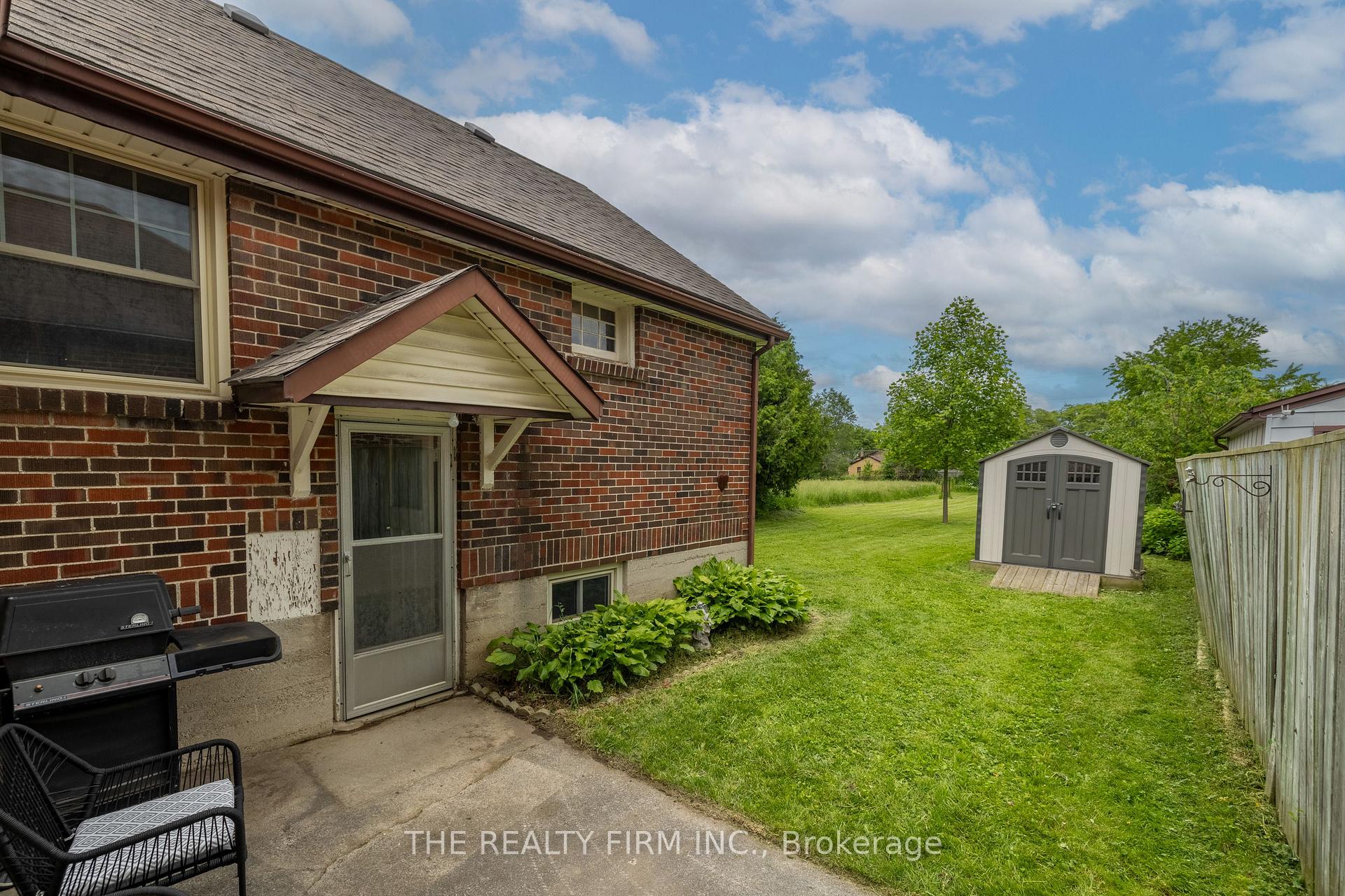 Photo 9 of 384 Spruce Street, London, East H — HOMEH