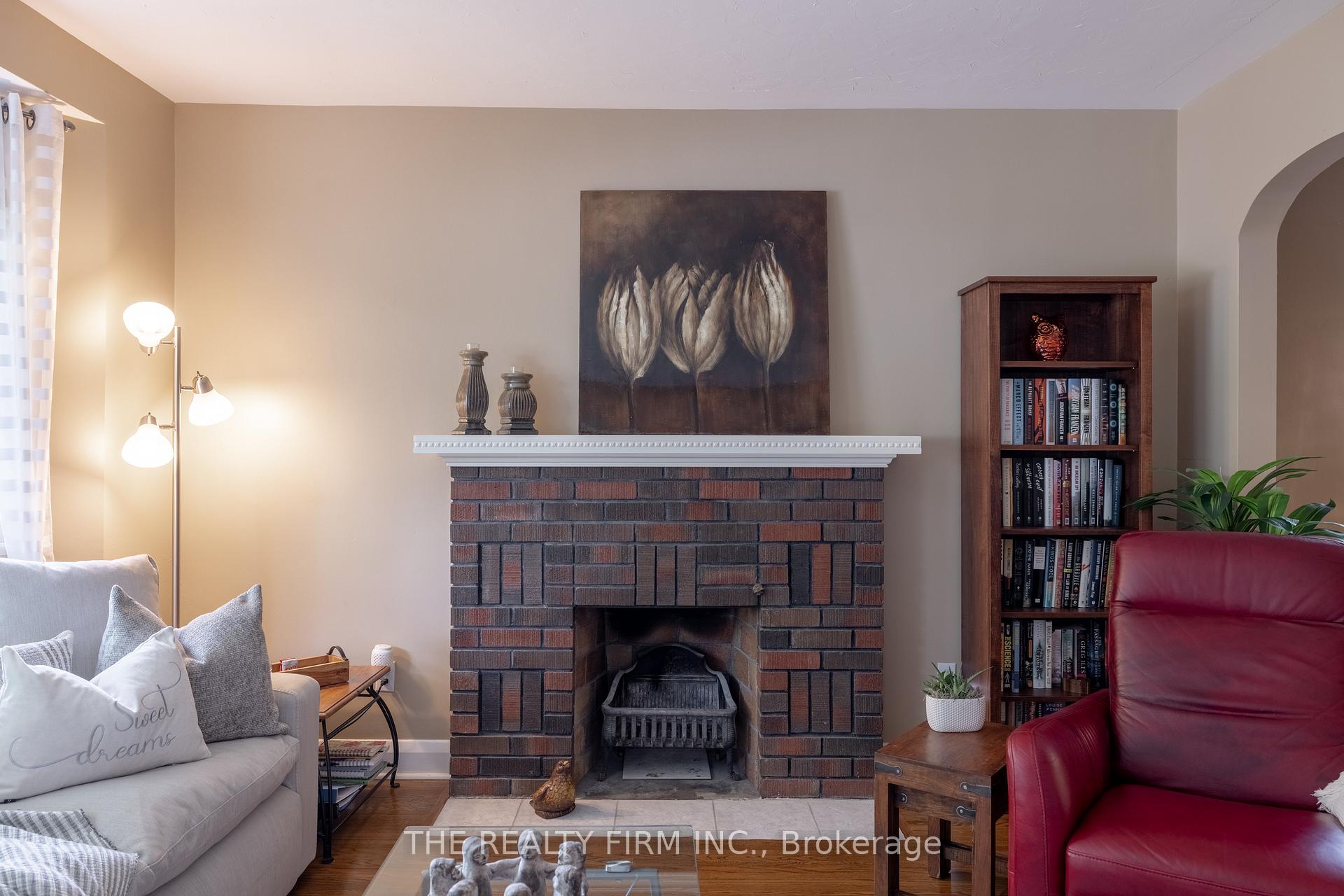 Photo 16 of 384 Spruce Street, London, East H — HOMEH