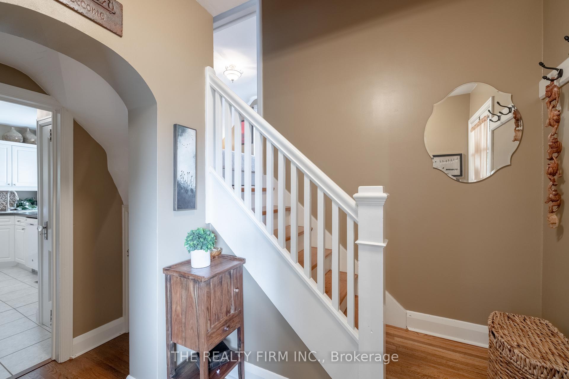 Photo 17 of 384 Spruce Street, London, East H — HOMEH