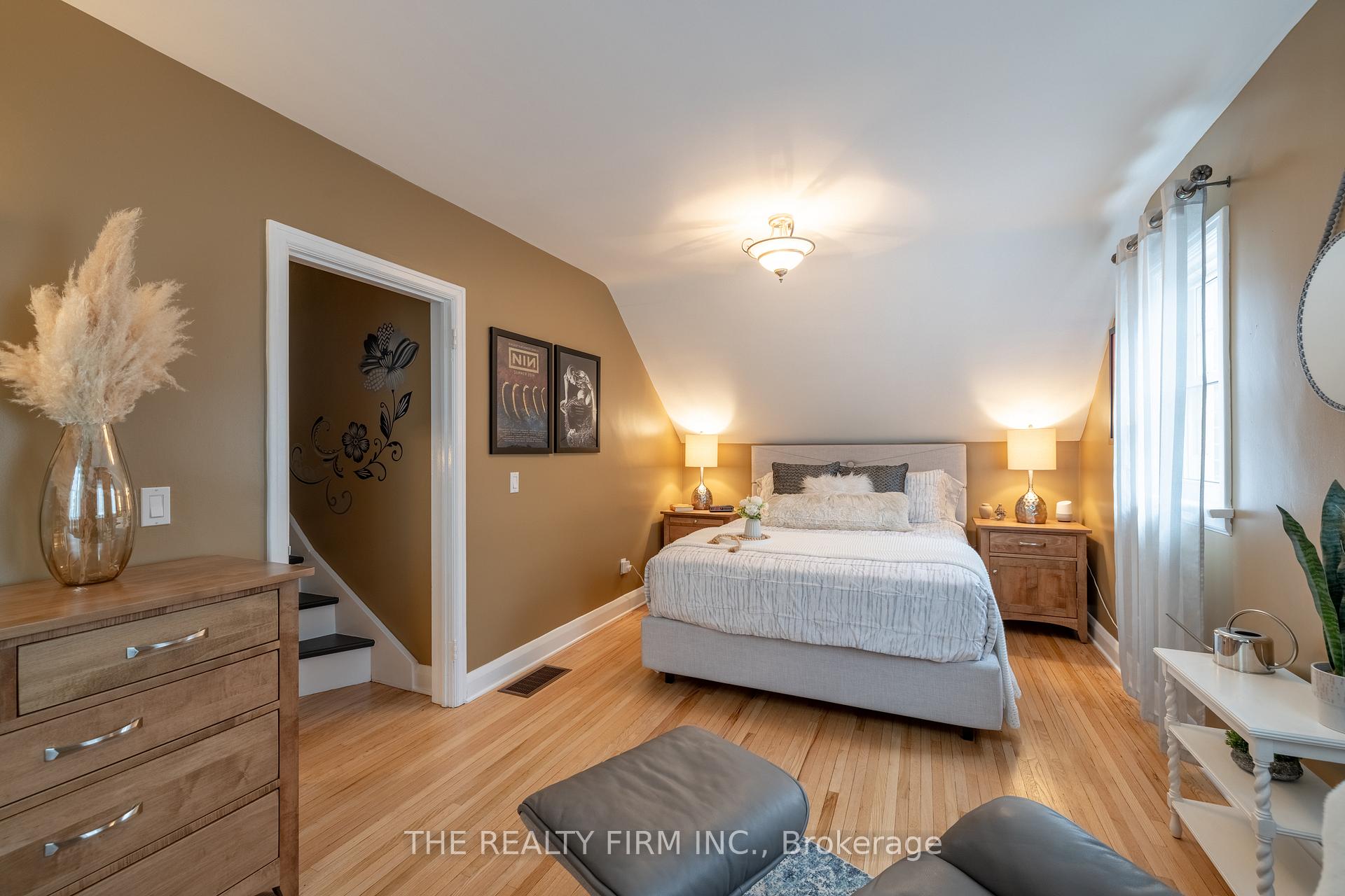 Photo 22 of 384 Spruce Street, London, East H — HOMEH