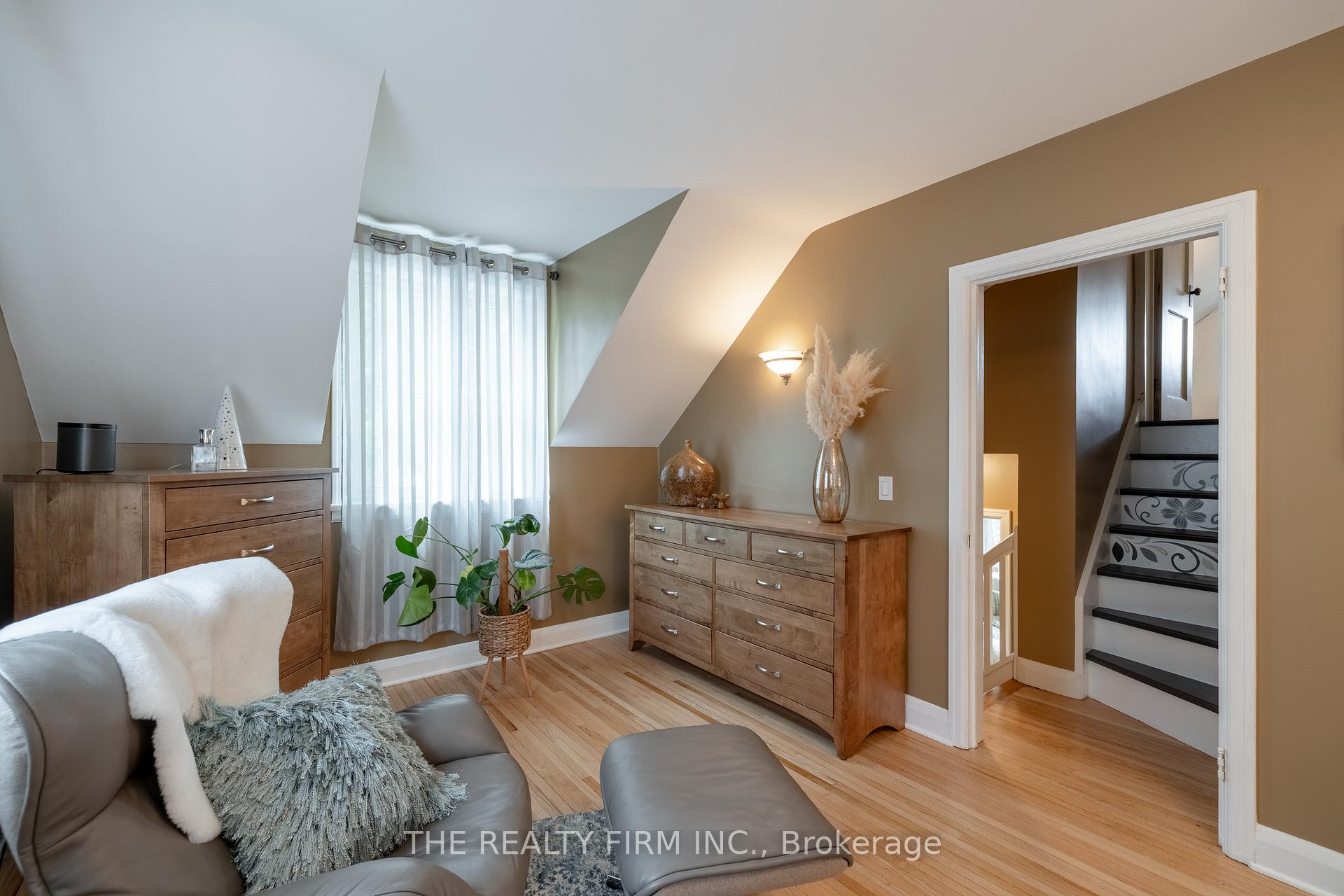 Photo 23 of 384 Spruce Street, London, East H — HOMEH