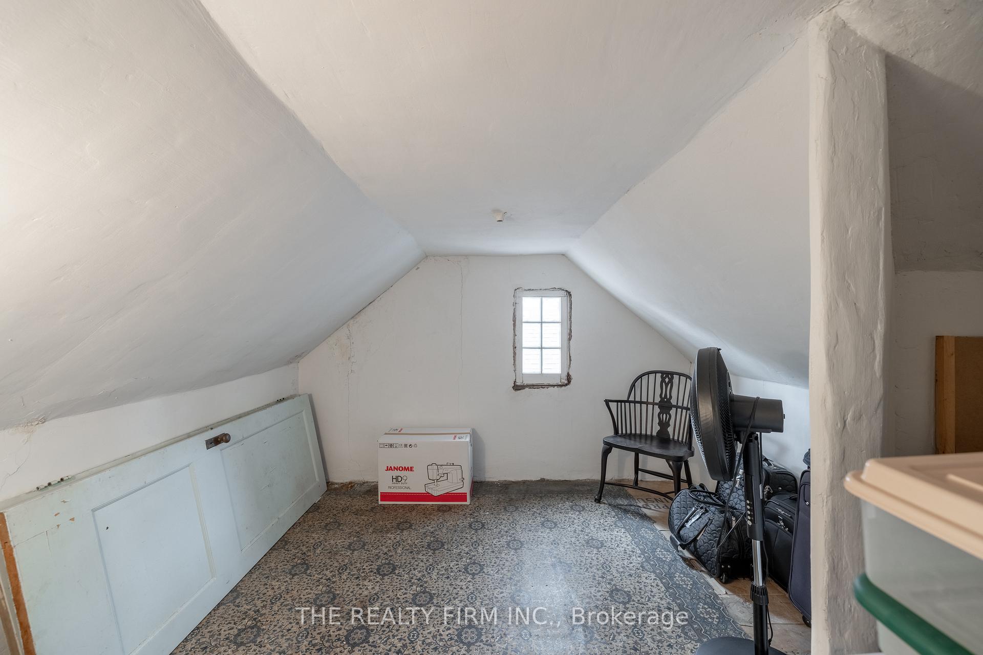 Photo 24 of 384 Spruce Street, London, East H — HOMEH