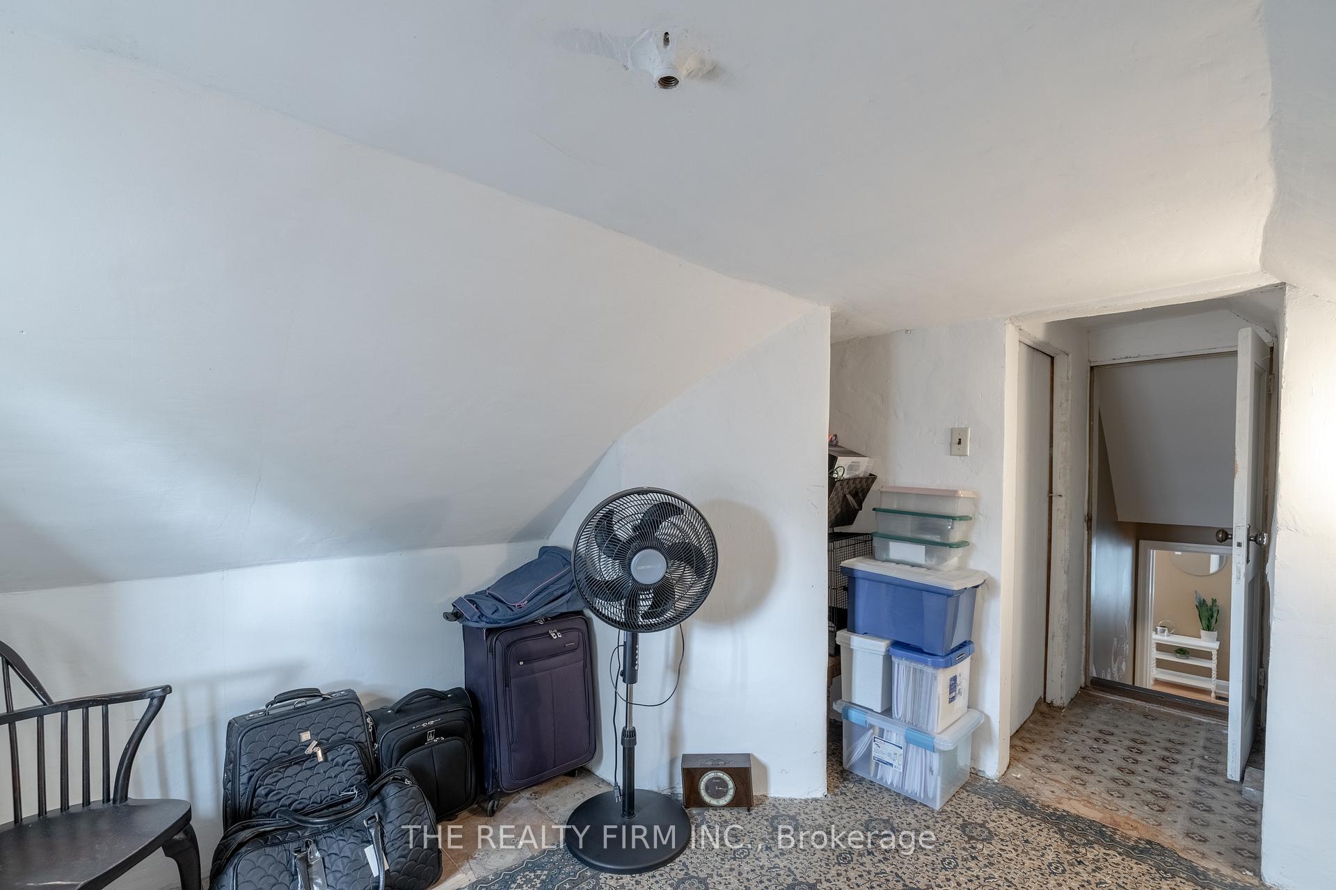 Photo 25 of 384 Spruce Street, London, East H — HOMEH