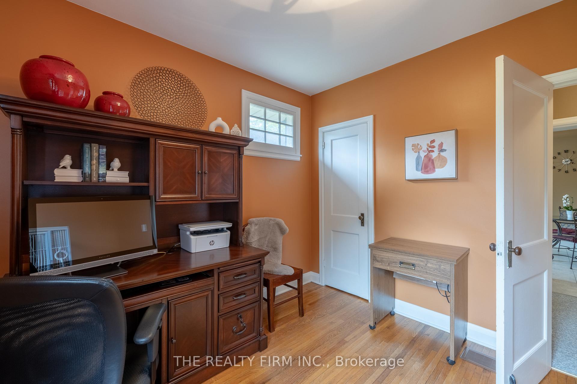 Photo 28 of 384 Spruce Street, London, East H — HOMEH