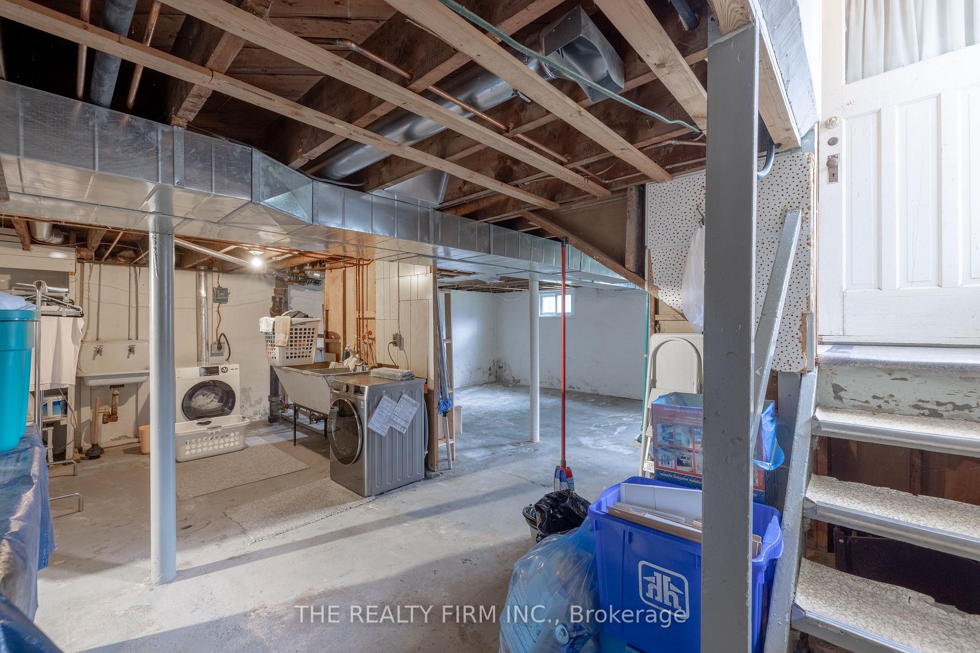 Photo 31 of 384 Spruce Street, London, East H — HOMEH