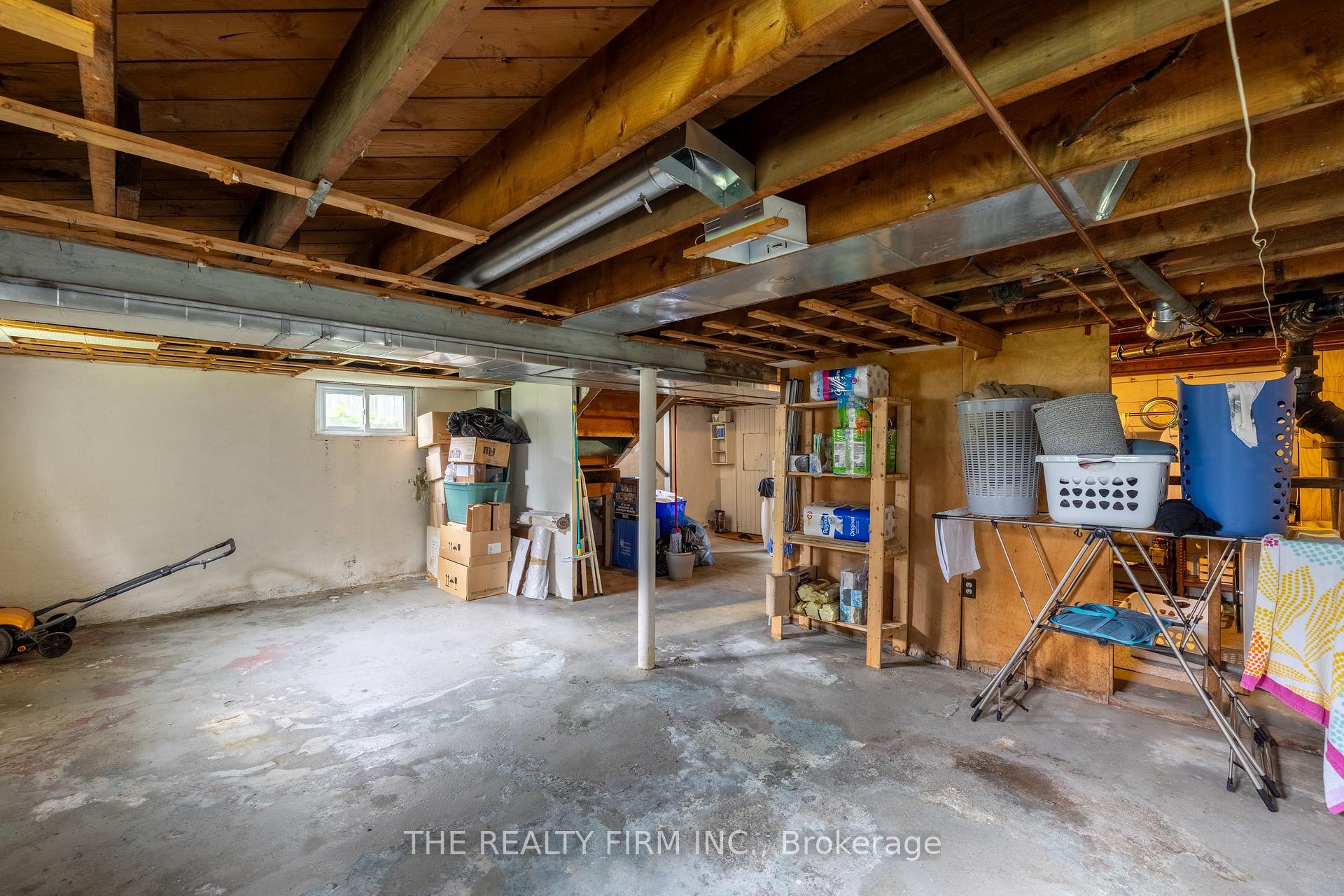 Photo 32 of 384 Spruce Street, London, East H — HOMEH