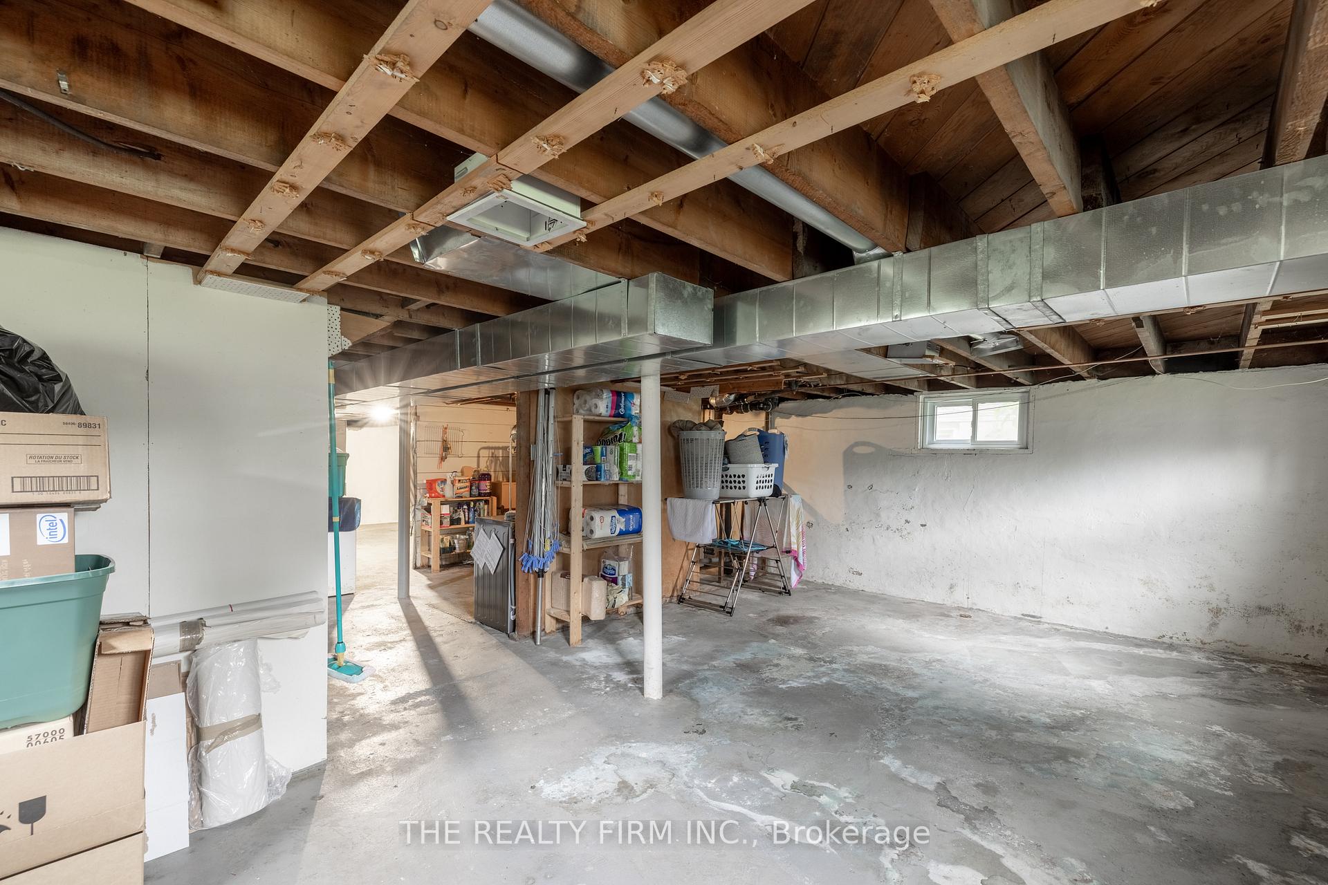 Photo 33 of 384 Spruce Street, London, East H — HOMEH