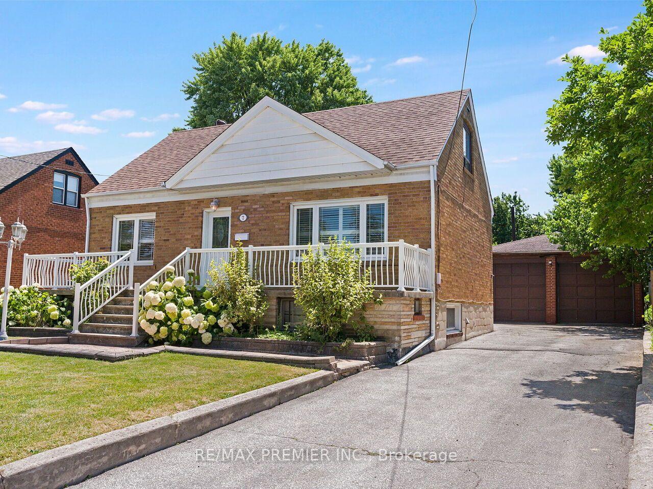 Photo 3 of 7 Mayall Avenue, North York, Downsview-Roding-CFB — HOMEH