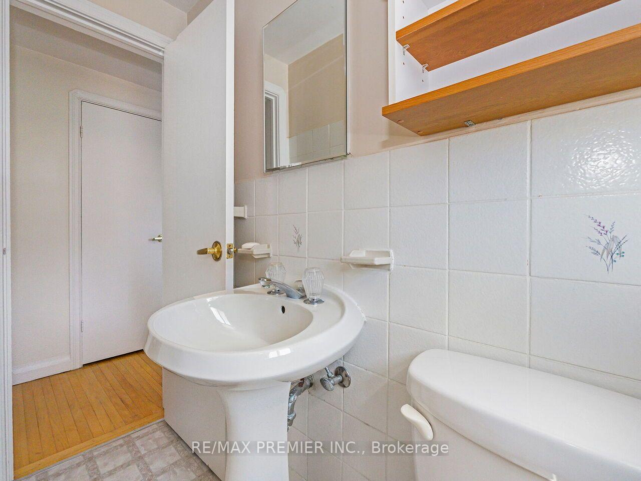 Photo 23 of 7 Mayall Avenue, North York, Downsview-Roding-CFB — HOMEH