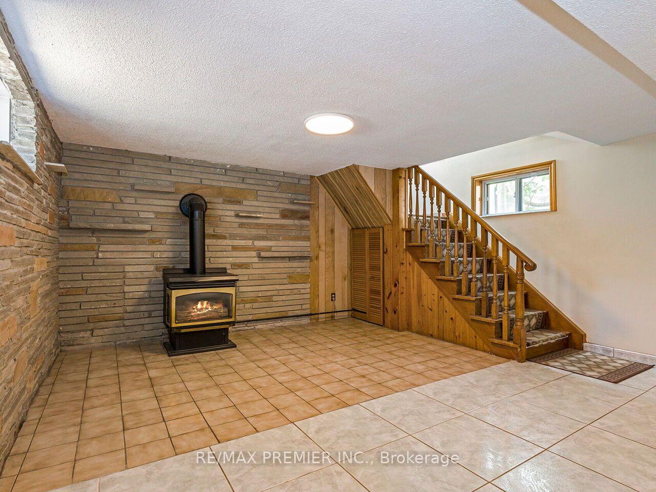 Photo 25 of 7 Mayall Avenue, North York, Downsview-Roding-CFB — HOMEH