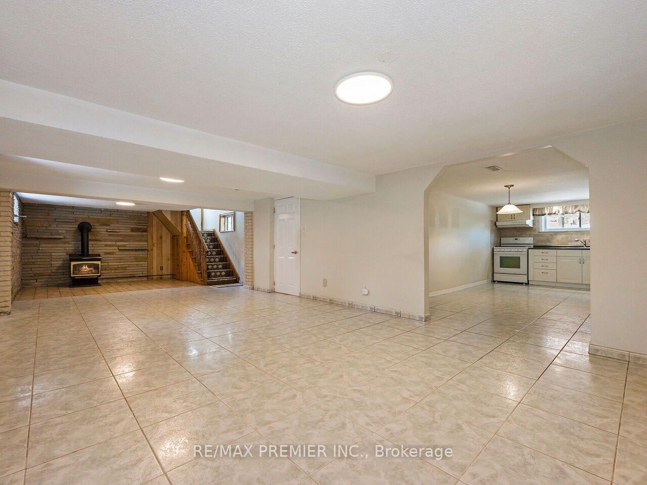 Photo 28 of 7 Mayall Avenue, North York, Downsview-Roding-CFB — HOMEH