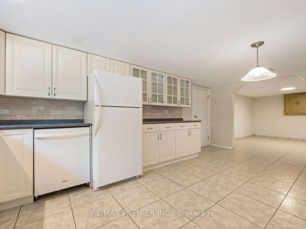 Photo 31 of 7 Mayall Avenue, North York, Downsview-Roding-CFB — HOMEH