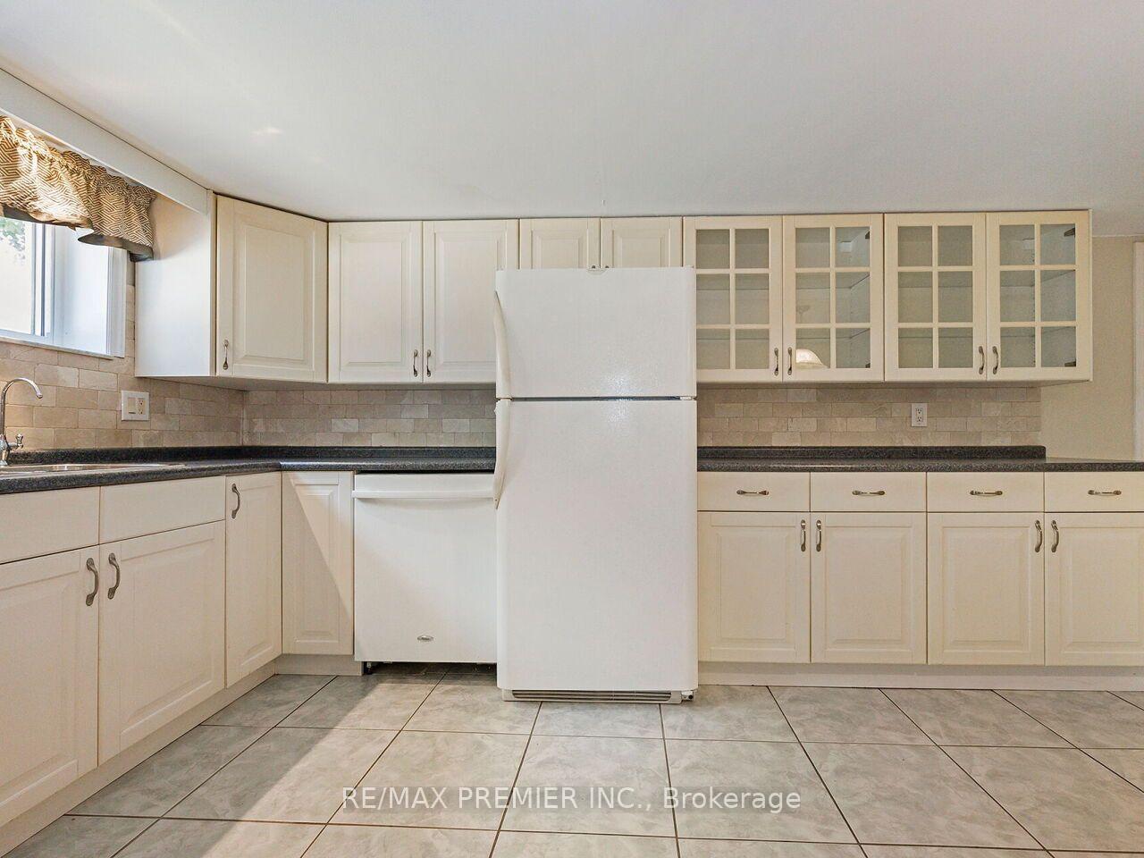 Photo 33 of 7 Mayall Avenue, North York, Downsview-Roding-CFB — HOMEH