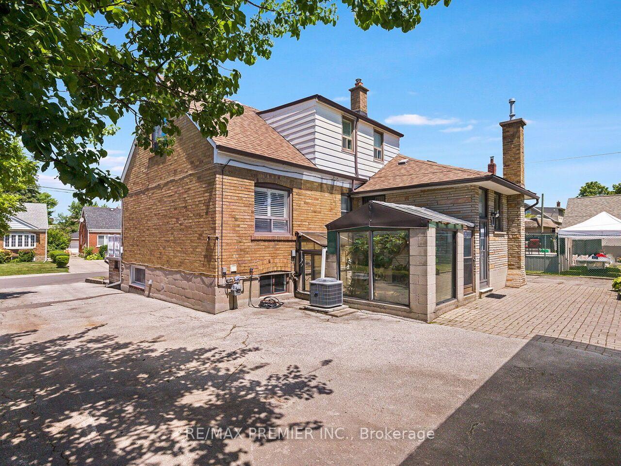 Photo 45 of 7 Mayall Avenue, North York, Downsview-Roding-CFB — HOMEH