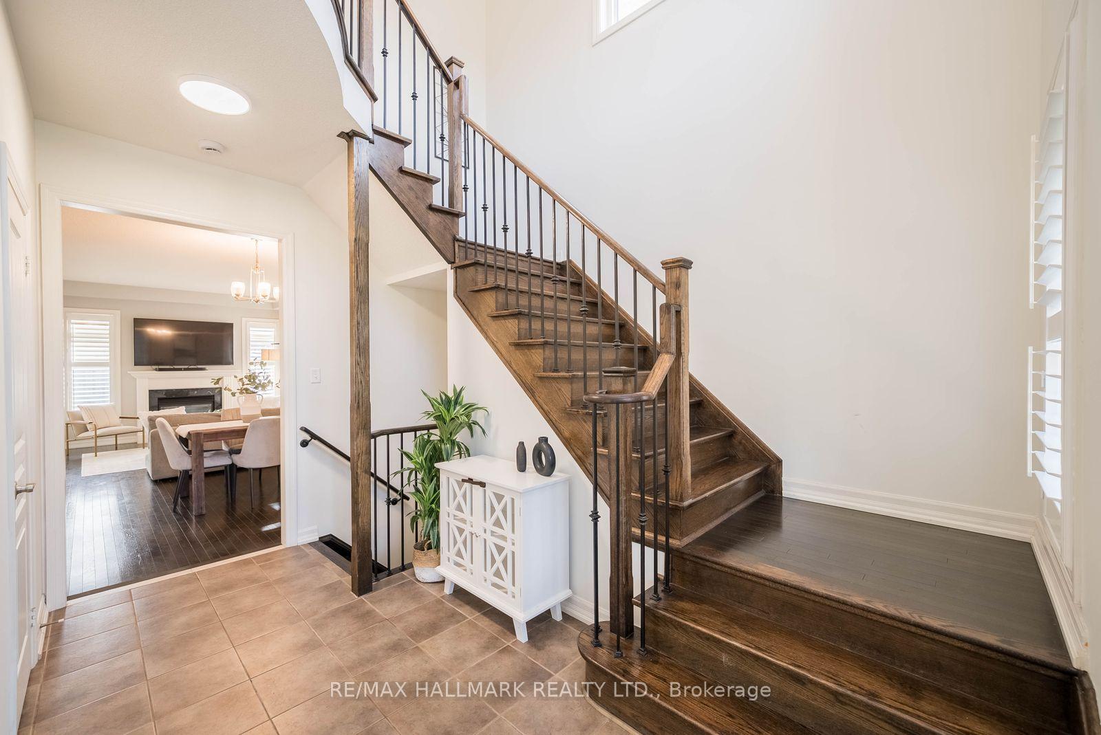 Photo 9 of 125 Cabin Trail, Whitchurch-Stouffville, Rural Whitchurch-Stouffville — HOMEH