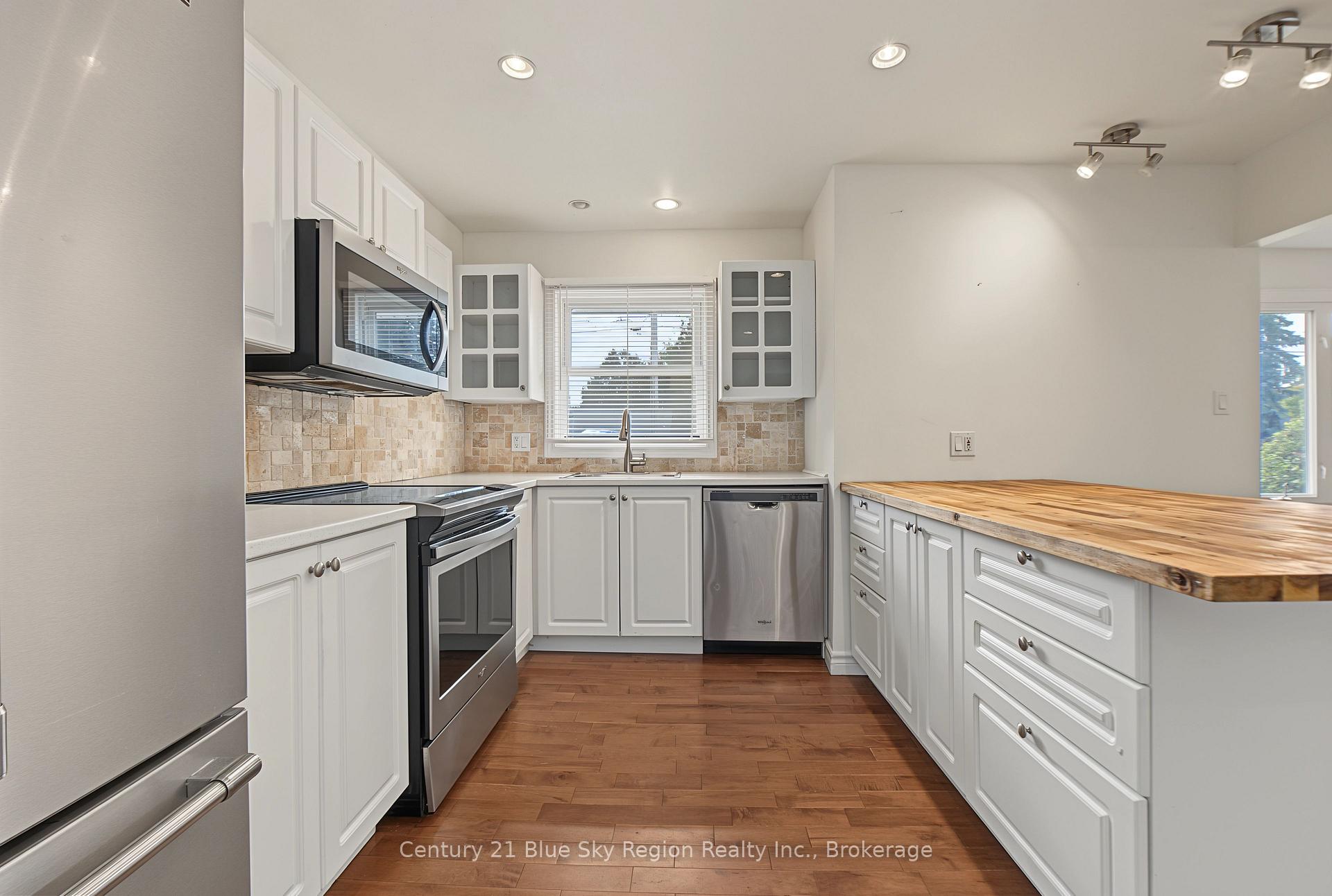 Photo 3 of 22 Corbett Street, North Bay, Ferris — HOMEH
