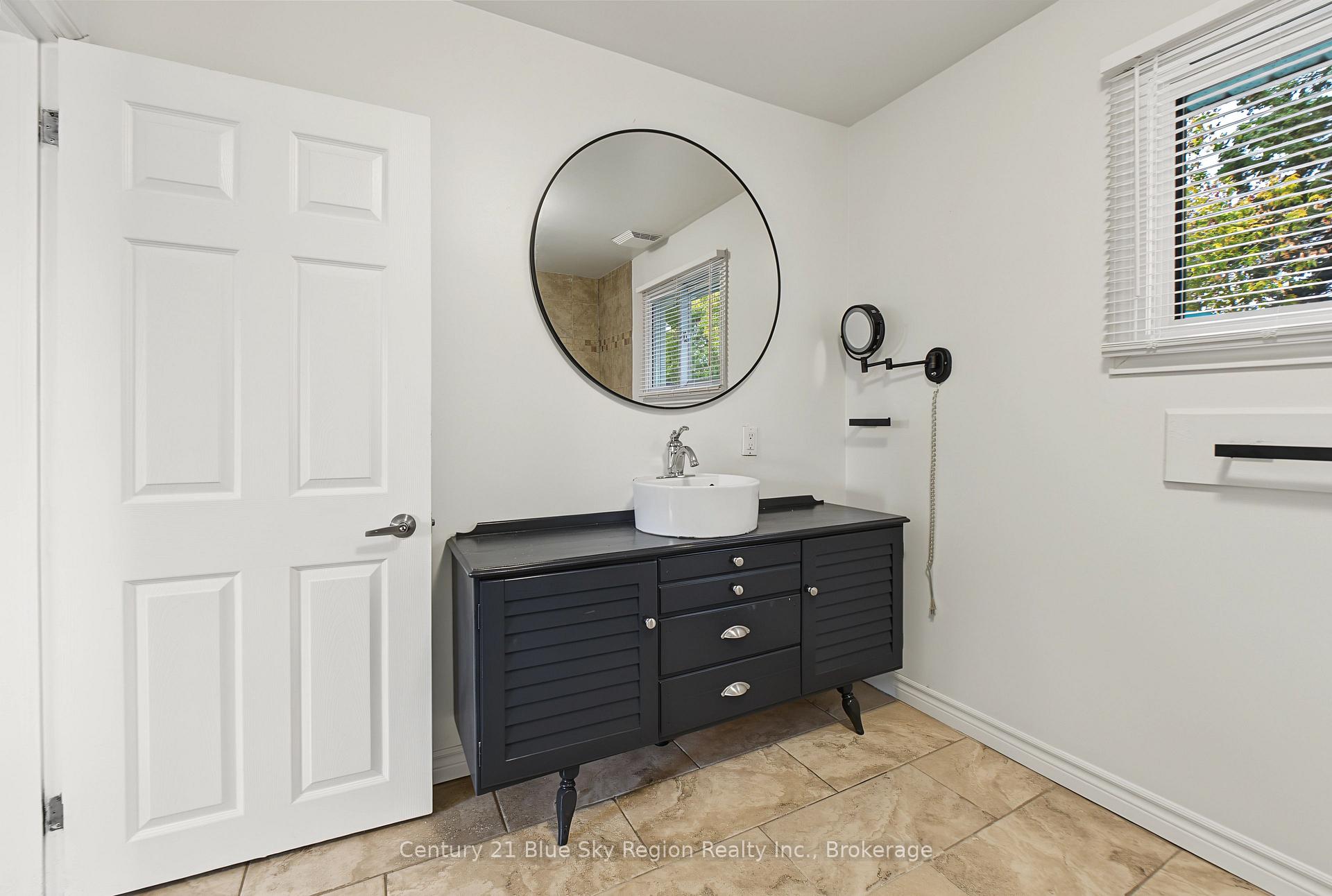 Photo 10 of 22 Corbett Street, North Bay, Ferris — HOMEH