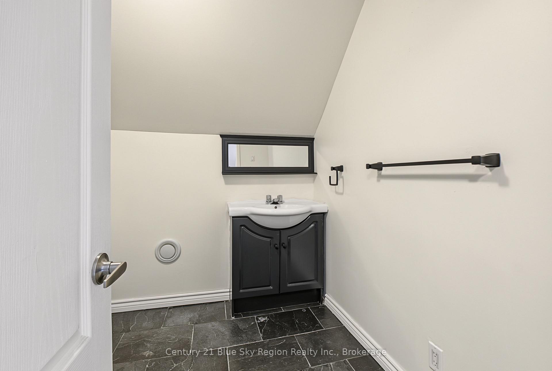 Photo 18 of 22 Corbett Street, North Bay, Ferris — HOMEH