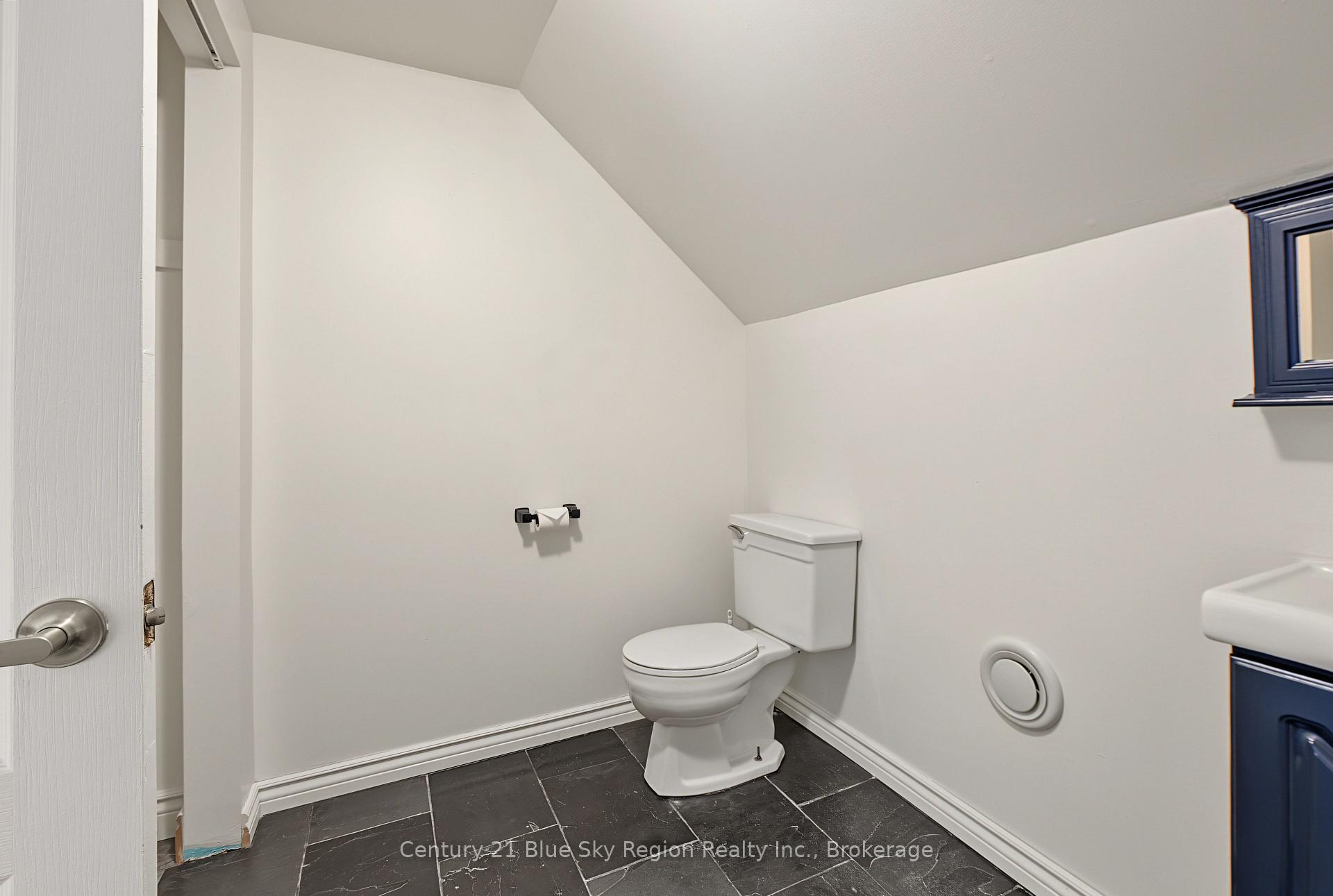 Photo 19 of 22 Corbett Street, North Bay, Ferris — HOMEH