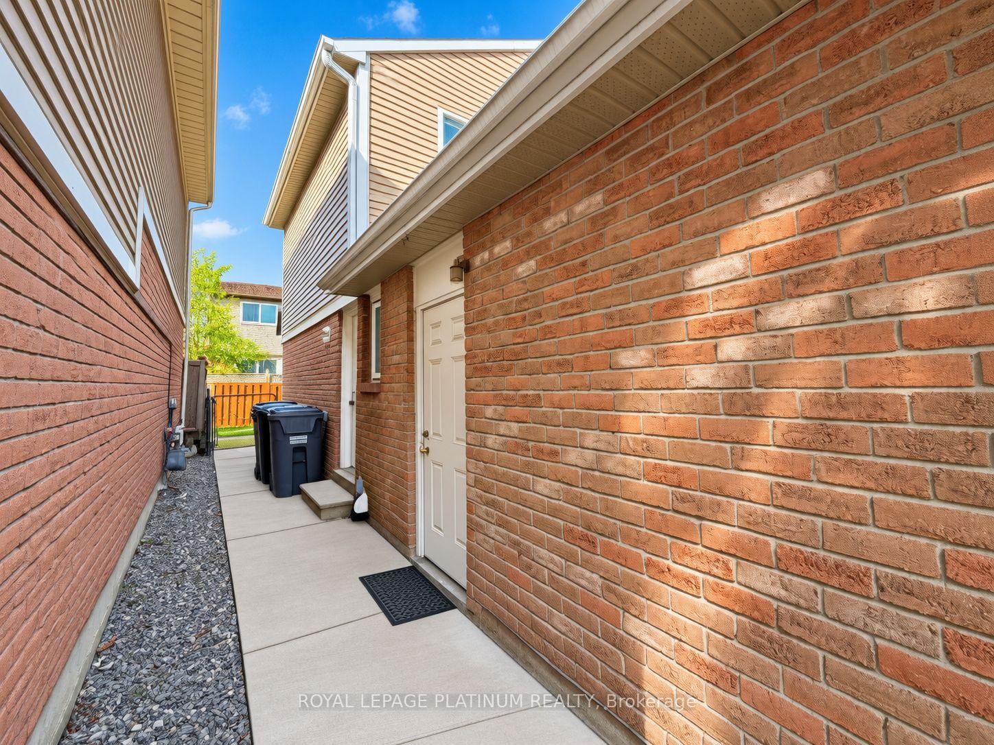 Photo 33 of 16 Joshua Court, Brampton, Northgate — HOMEH