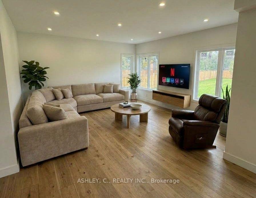 Photo 5 of 2574 Sharon Crescent, Mississauga, Erindale — HOMEH