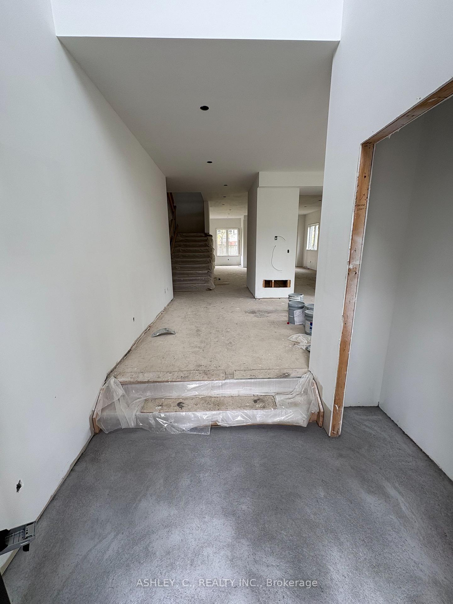 Photo 10 of 2574 Sharon Crescent, Mississauga, Erindale — HOMEH