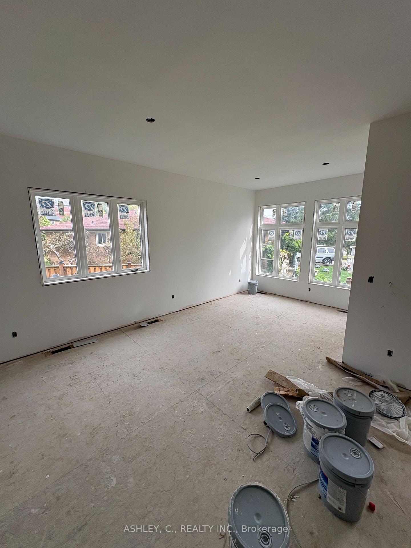 Photo 13 of 2574 Sharon Crescent, Mississauga, Erindale — HOMEH