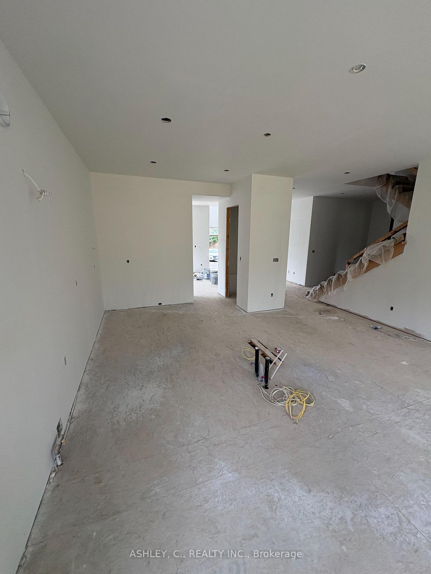 Photo 15 of 2574 Sharon Crescent, Mississauga, Erindale — HOMEH