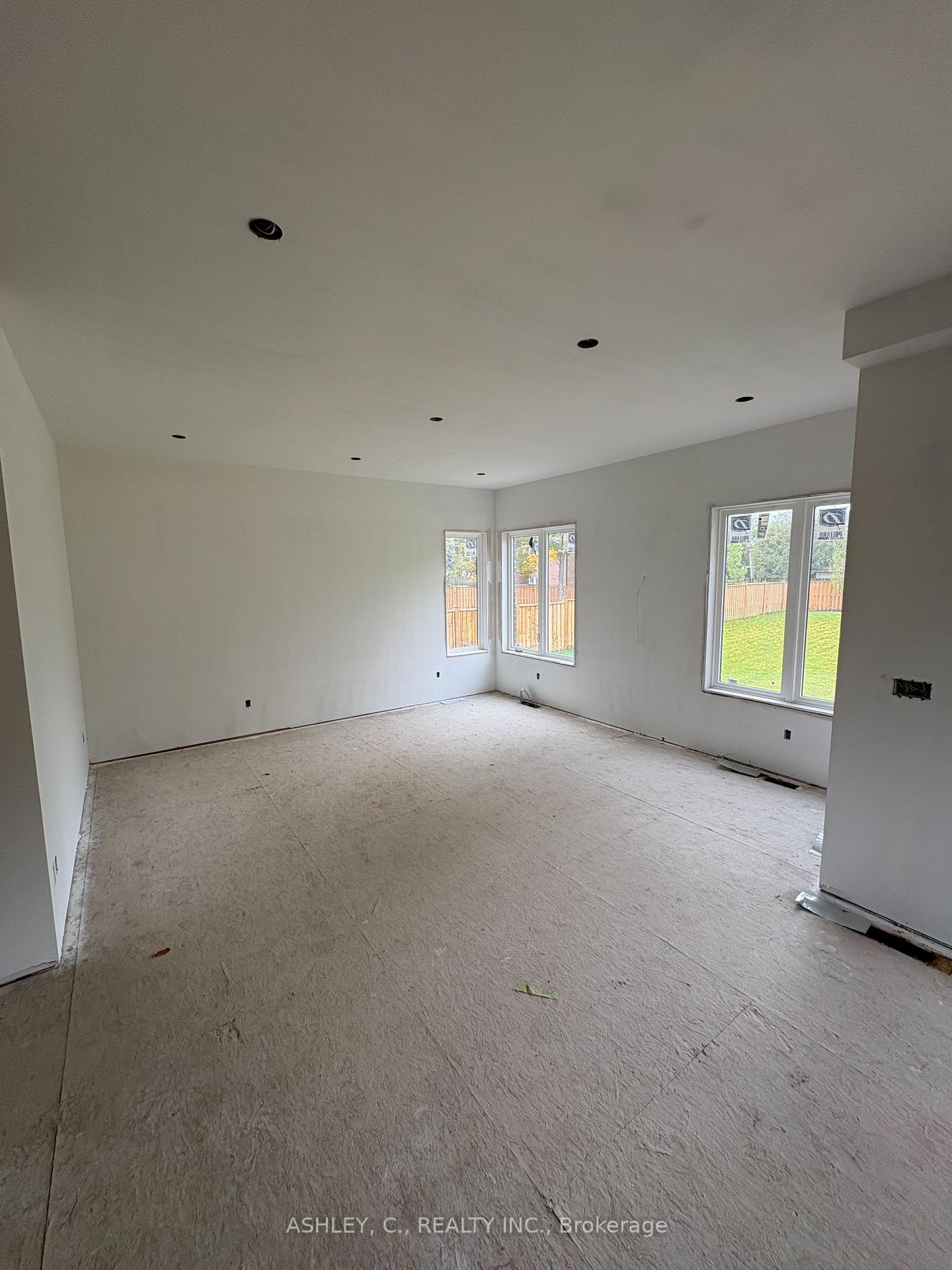 Photo 18 of 2574 Sharon Crescent, Mississauga, Erindale — HOMEH