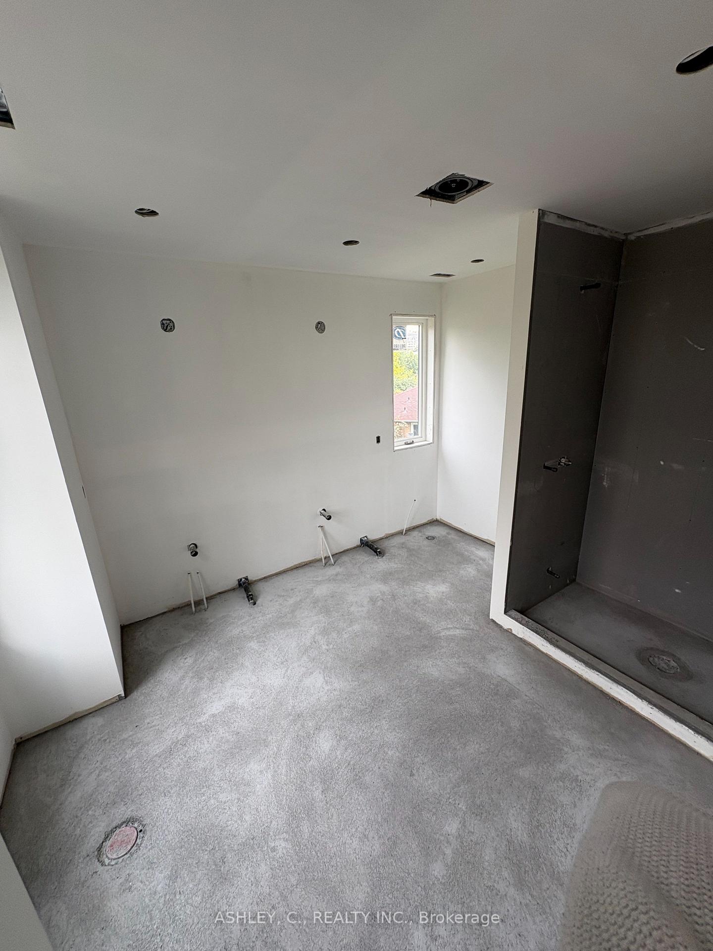 Photo 21 of 2574 Sharon Crescent, Mississauga, Erindale — HOMEH