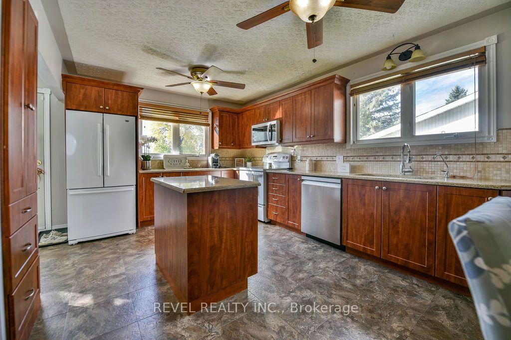 Photo 4 of 356 Shub Avenue, Timmins, TNW - Riverpark — HOMEH