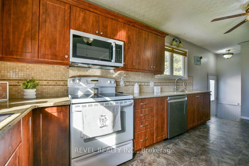 Photo 5 of 356 Shub Avenue, Timmins, TNW - Riverpark — HOMEH