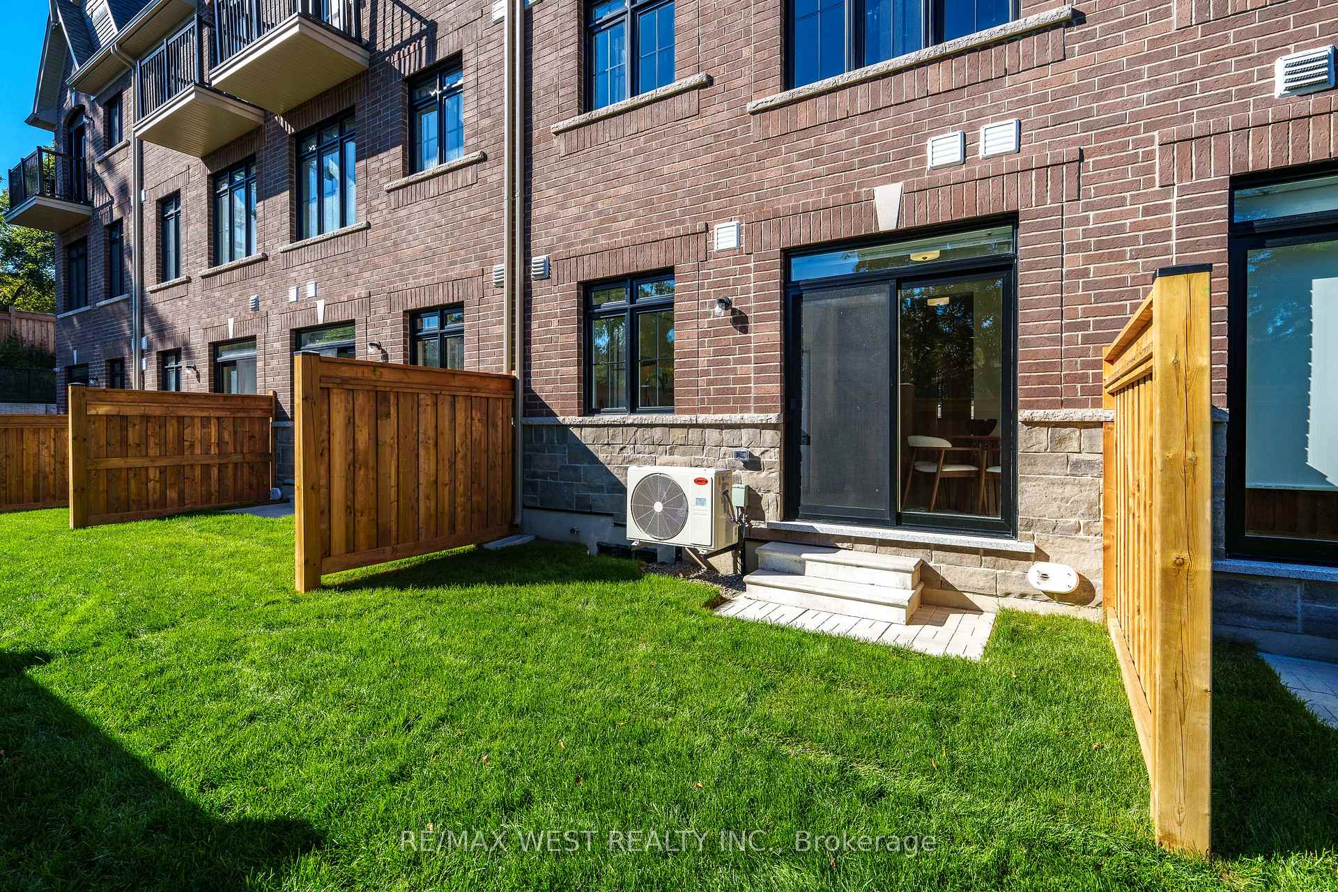 Photo 13 of 5 John Carter Way, Markham, Vinegar Hill — HOMEH