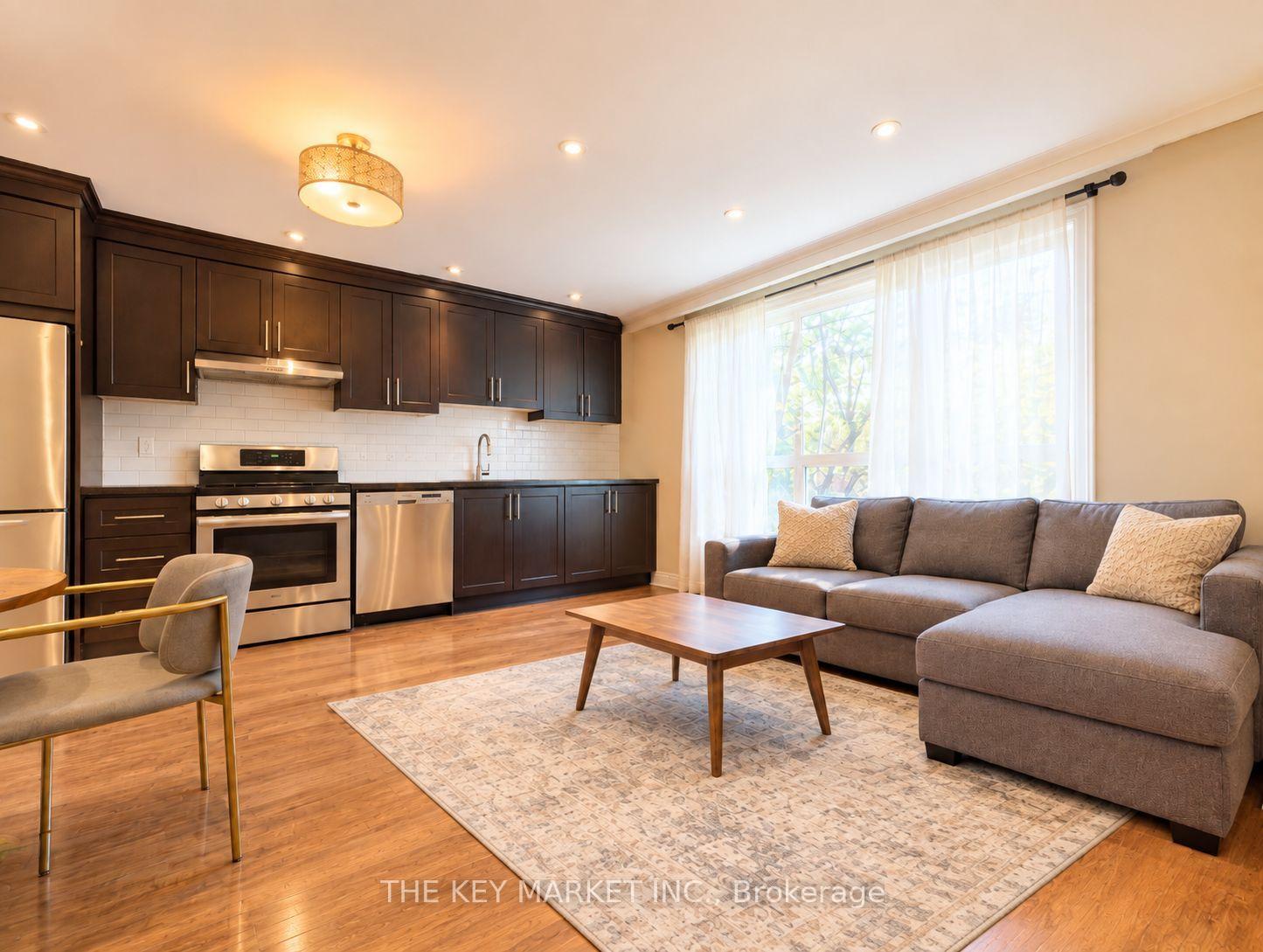 Photo 3 of Unit 2, 211 St Clements Avenue, Toronto, Yonge-Eglinton — HOMEH