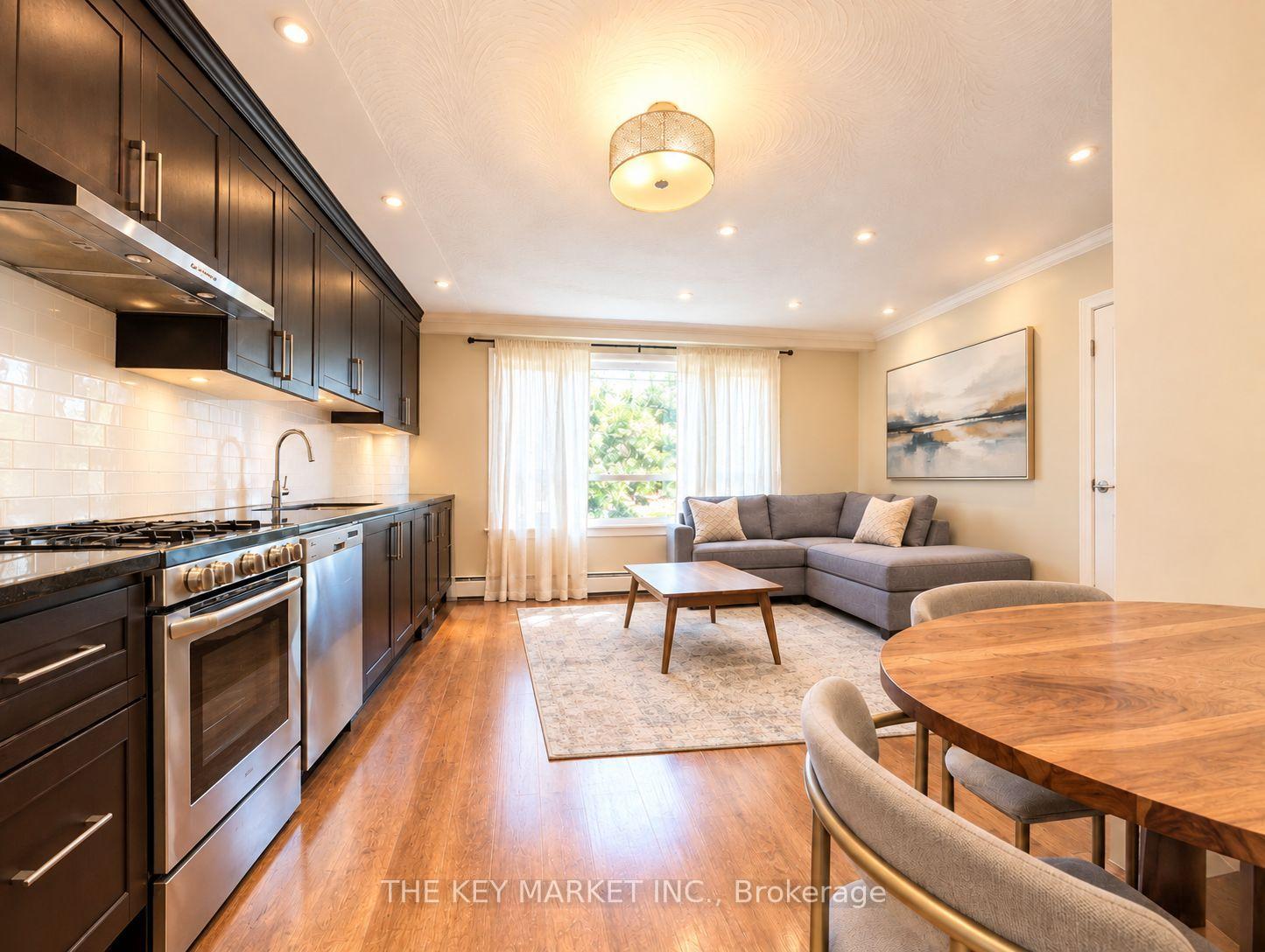 Photo 5 of Unit 2, 211 St Clements Avenue, Toronto, Yonge-Eglinton — HOMEH