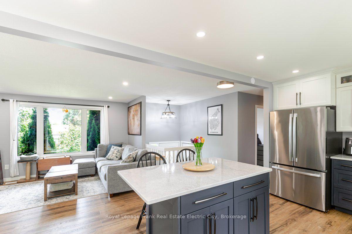 Photo 17 of 931 Golfview Road, Peterborough, Otonabee Ward 1 — HOMEH