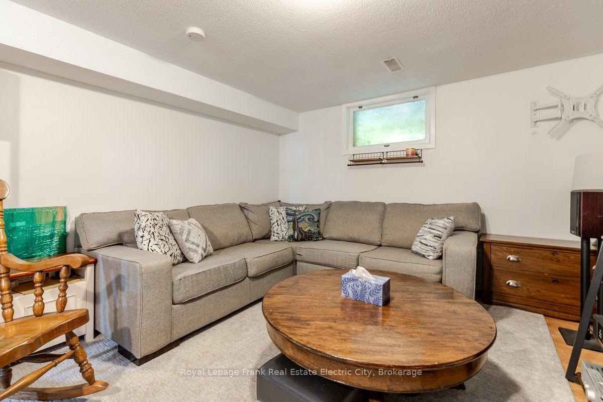 Photo 28 of 931 Golfview Road, Peterborough, Otonabee Ward 1 — HOMEH