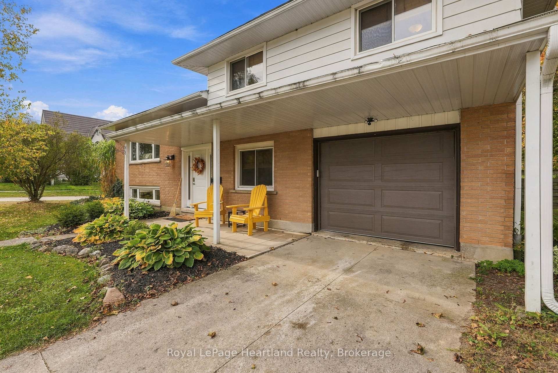 Photo 2 of 11 William Street N, Minto — HOMEH