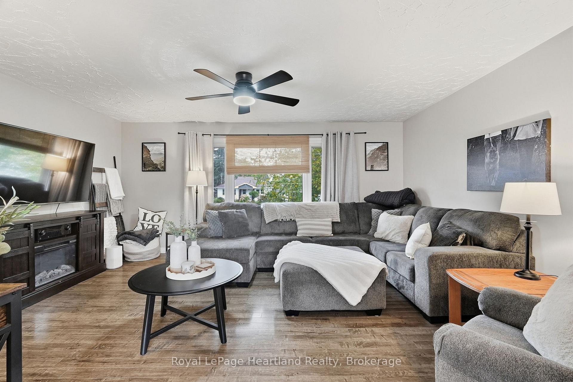Photo 8 of 11 William Street N, Minto — HOMEH