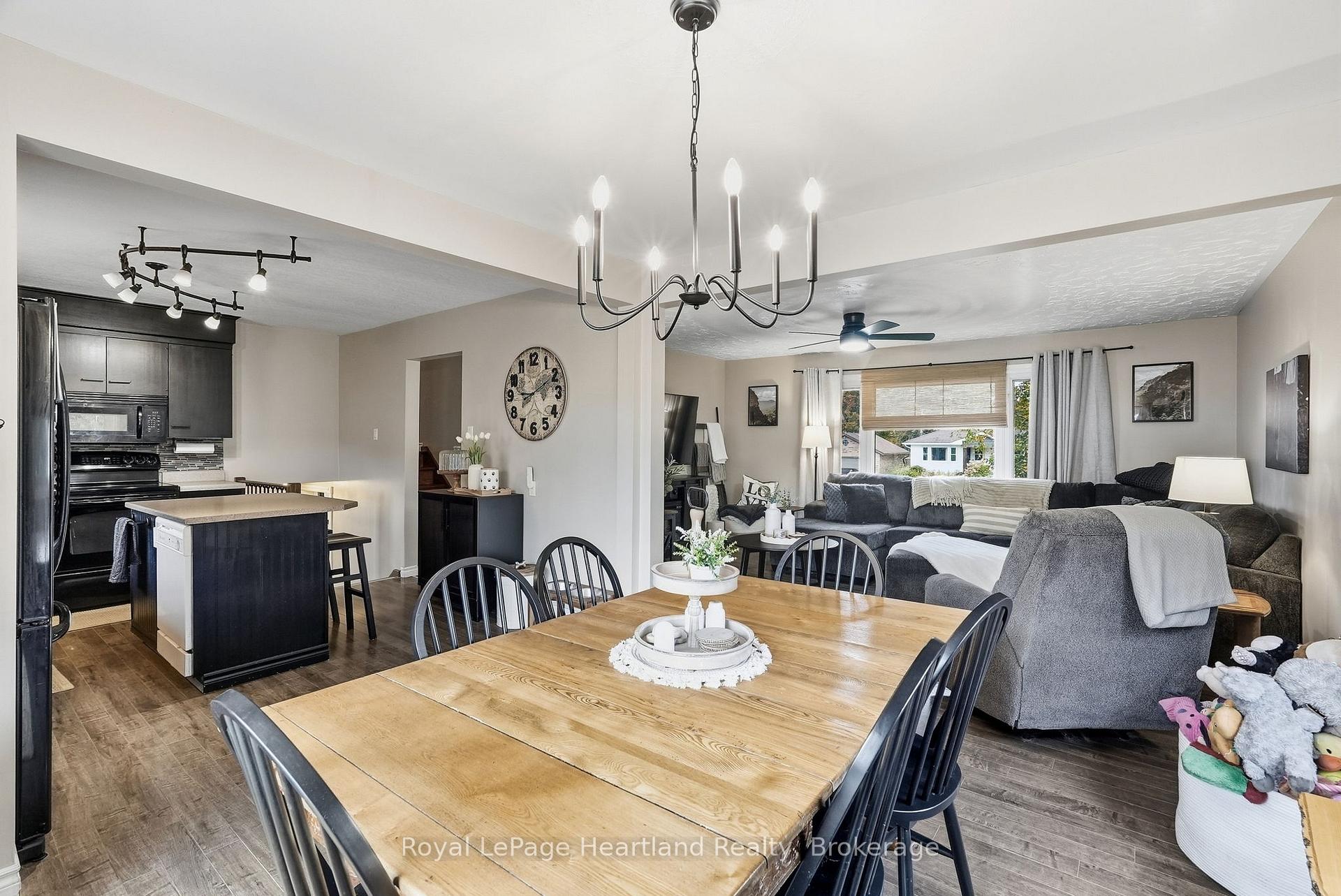 Photo 10 of 11 William Street N, Minto — HOMEH