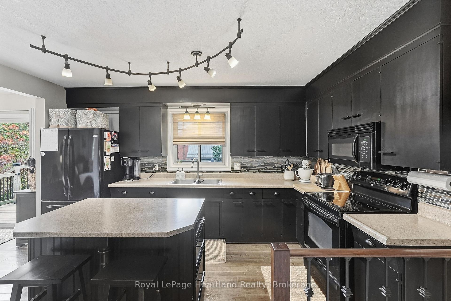 Photo 13 of 11 William Street N, Minto — HOMEH