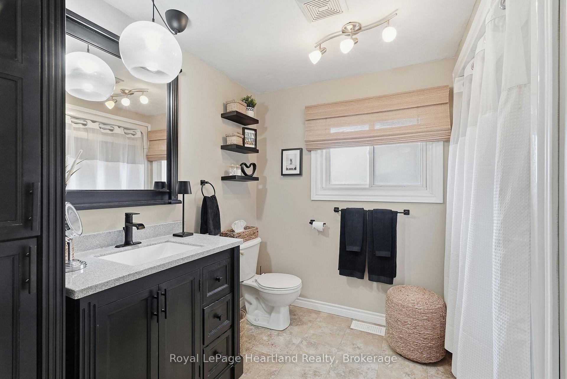 Photo 16 of 11 William Street N, Minto — HOMEH