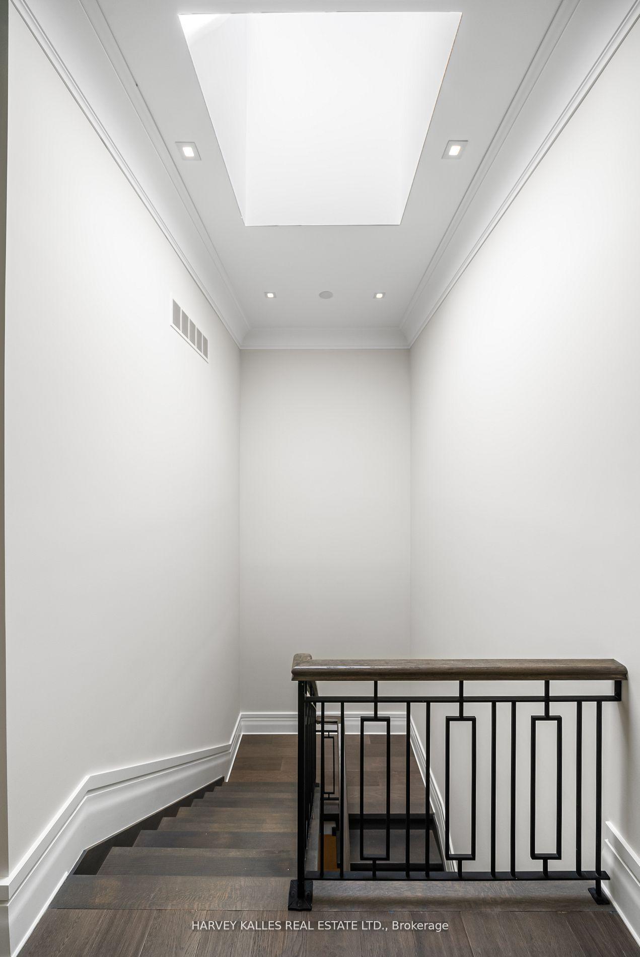 Photo 27 of 163 Cortleigh Boulevard, Toronto, Lawrence Park South — HOMEH