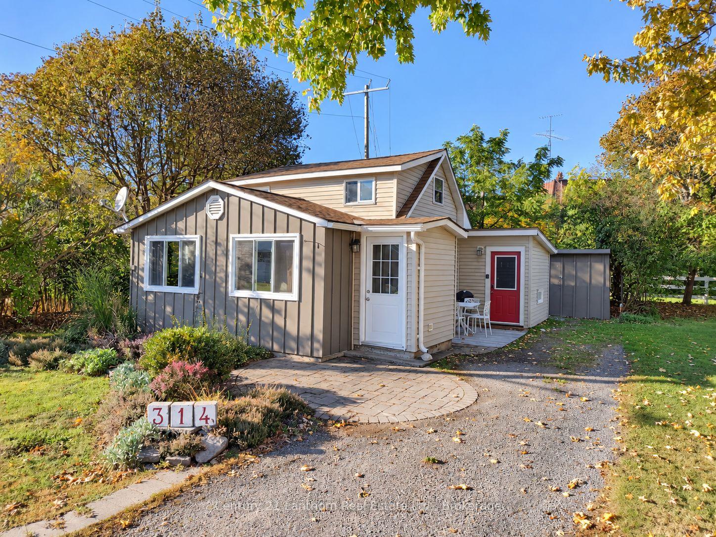 Photo 2 of 314 Second Avenue, Prince Edward County, Wellington Ward — HOMEH