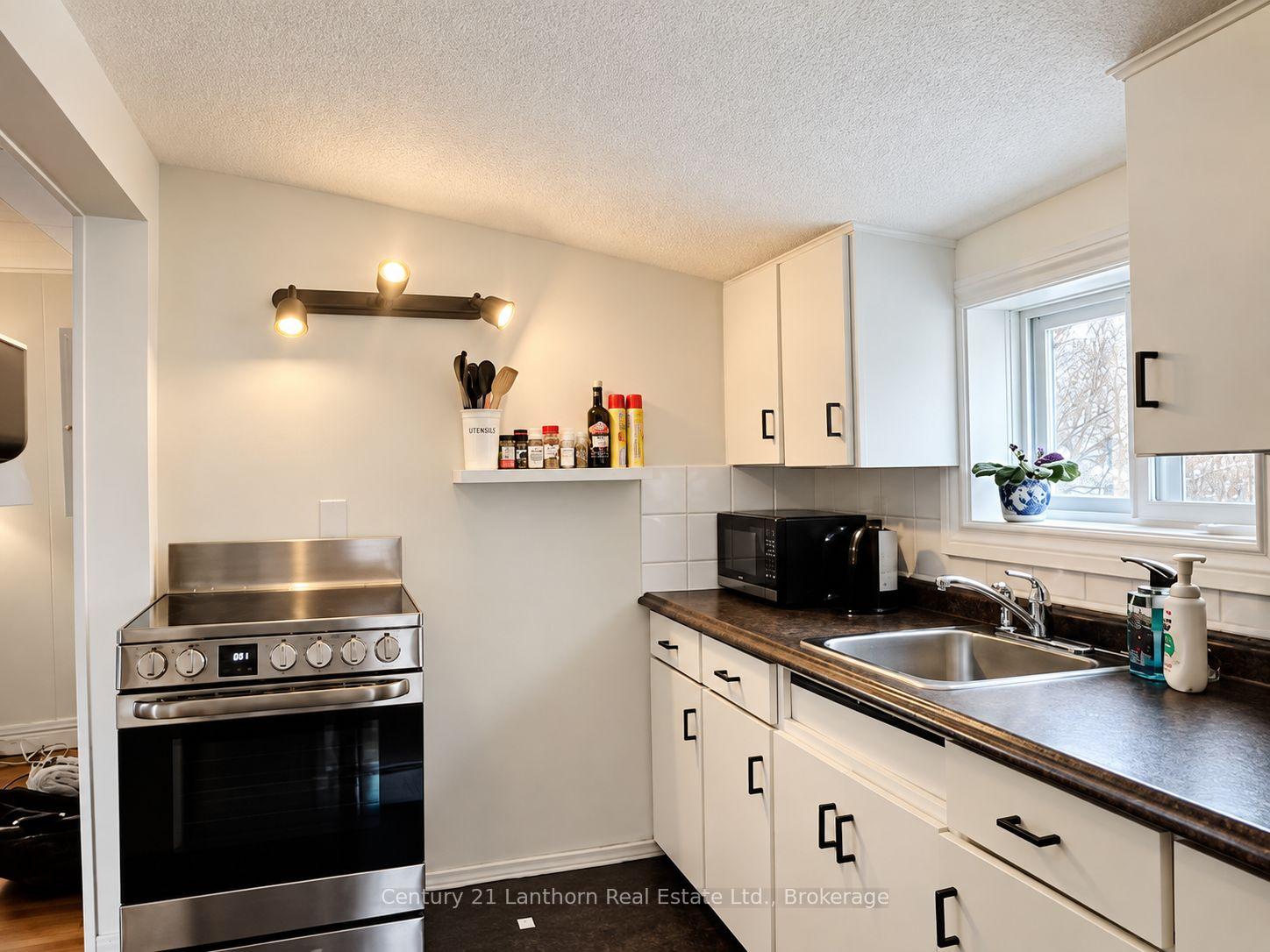 Photo 8 of 314 Second Avenue, Prince Edward County, Wellington Ward — HOMEH