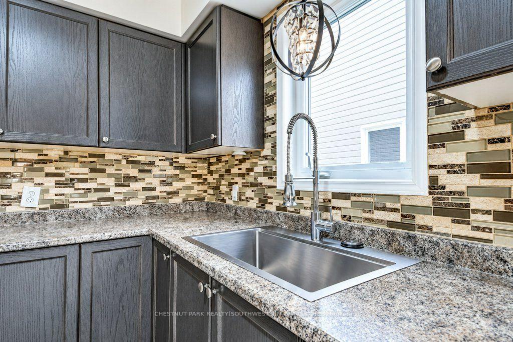 Photo 8 of 1651 Crimson Crescent, Kingston, City Northwest — HOMEH